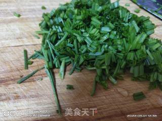 葱油饼的做法步骤：4