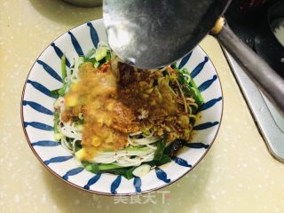 油泼面的做法步骤：8