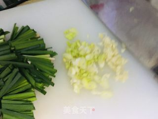 油泼面的做法步骤：1