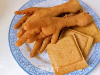 卤味鸡爪的做法步骤：7