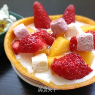 芒果草莓拌酸奶的做法