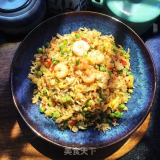 虾仁腊肉炒饭