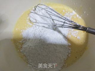 手绘蛋糕卷~格桑花的做法步骤：1