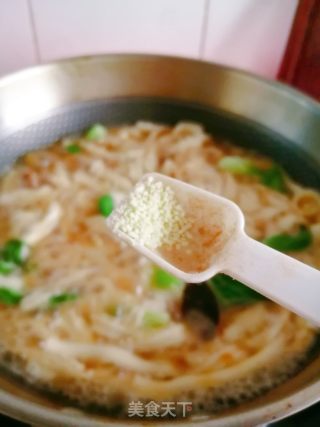 排骨青菜面的做法步骤：4