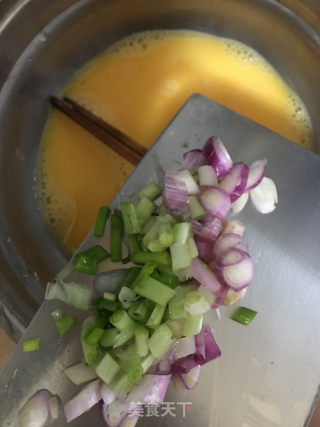 牛肉香葱滑蛋的做法步骤：4