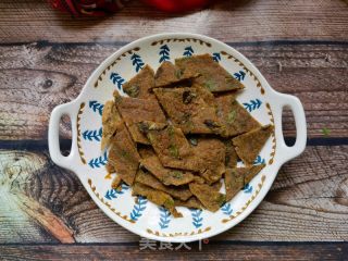 花椒叶黑全麦鸡蛋煎饼的做法