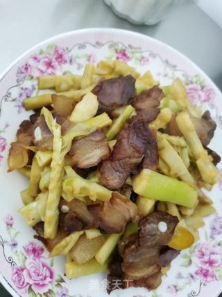 腊肉炒春笋的做法