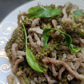 肉丝炒核桃花的做法