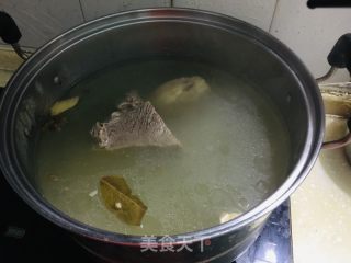 牛肉汤面的做法步骤：4