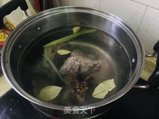 牛肉汤面的做法步骤：3