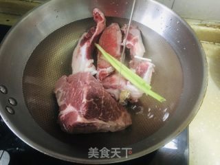 牛肉汤面的做法步骤：1