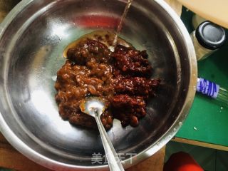 香菇牛肉酱拌面的做法步骤：4