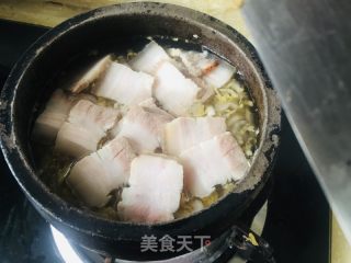 砂锅酸菜白肉的做法步骤：7