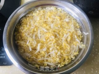 砂锅酸菜白肉的做法步骤：4