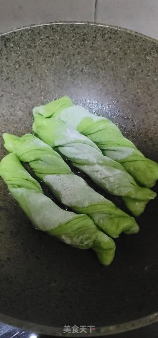 香煎艾草卷的做法步骤：12