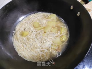 韭菜土豆汤面的做法步骤：4