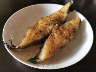 黑胡椒煎扁鳕鱼的做法步骤：8