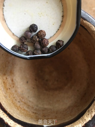 黑胡椒煎扁鳕鱼的做法步骤：3