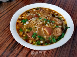 红油肥肠米线的做法步骤：11