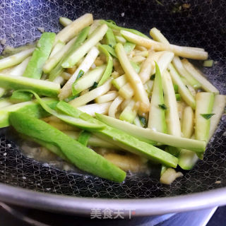 清炒西葫芦的做法步骤：6