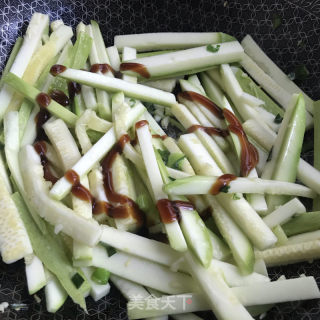 清炒西葫芦的做法步骤：5