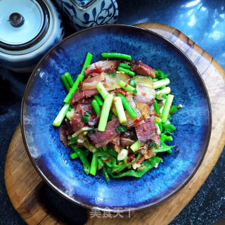 蒜苔青椒炒腊肉的做法步骤：10