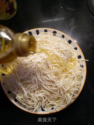 豆角焖面的做法步骤：1