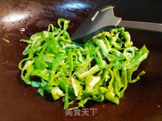 家常快手菜/青椒牛肉丝的做法步骤：4