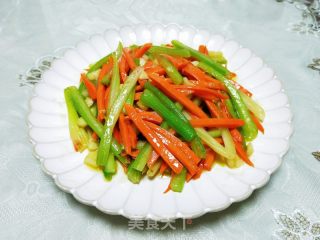 素炒西芹的做法