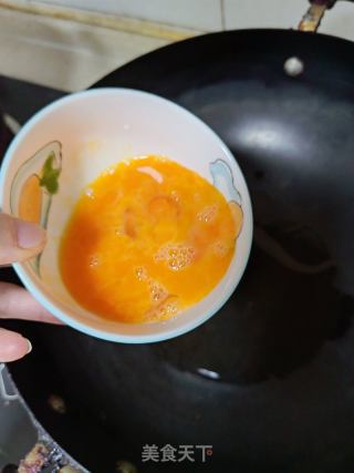 鸡蛋炒双蔬的做法步骤：3