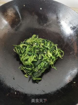 蒜香菠菜的做法步骤：4