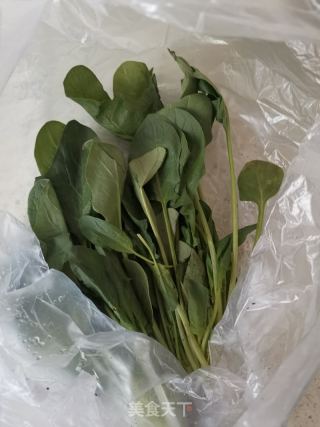 蒜香菠菜的做法步骤：1