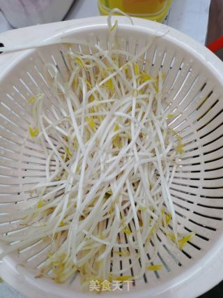 豆芽炒面的做法步骤：2