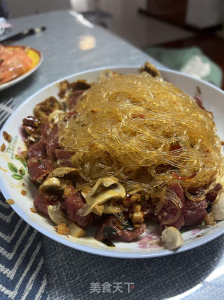 口蘑香肠蒸粉丝的做法