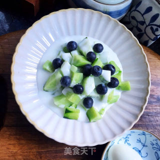 黄瓜蓝莓拌酸奶的做法步骤：9