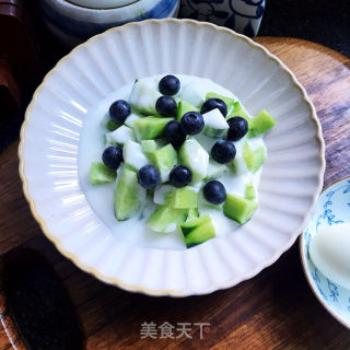 黄瓜蓝莓拌酸奶的做法步骤：8
