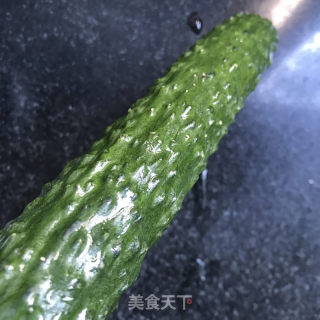 黄瓜蓝莓拌酸奶的做法步骤：3