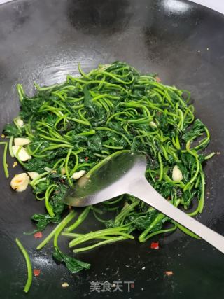 腐乳辣椒炒红薯叶的做法步骤：8