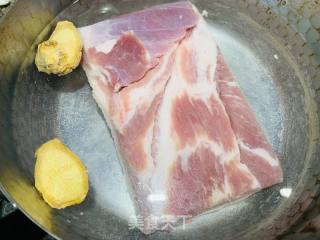 空气炸锅脆皮五花肉的做法步骤：1