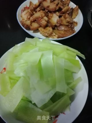 猪头肉炒莴笋的做法步骤：2