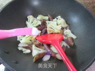 炒地上鲜的做法步骤：7