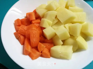 咖喱鱼蛋的做法步骤：1