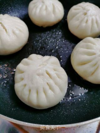 生煎韭菜肉包的做法步骤：13
