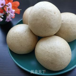 黑芝麻核桃桑葚粉馒头的做法