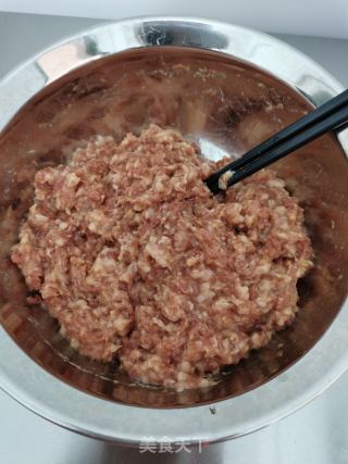 生煎韭菜肉包的做法步骤：2