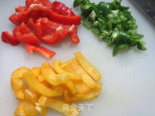 鸡蛋干炒彩椒的做法步骤：3