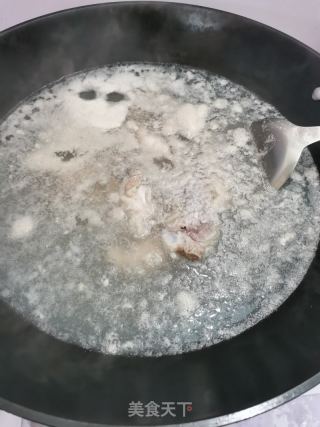 筒骨炖笋干的做法步骤：3
