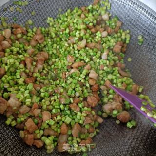 彩色蒜苔肉丁包的做法步骤：15