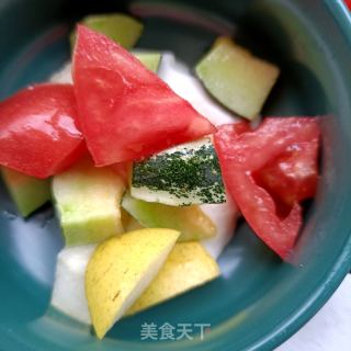 甜瓜香梨番茄酸奶杯的做法步骤：5