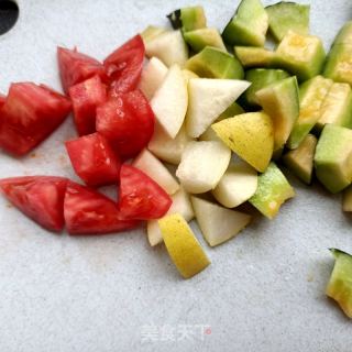 甜瓜香梨番茄酸奶杯的做法步骤：2